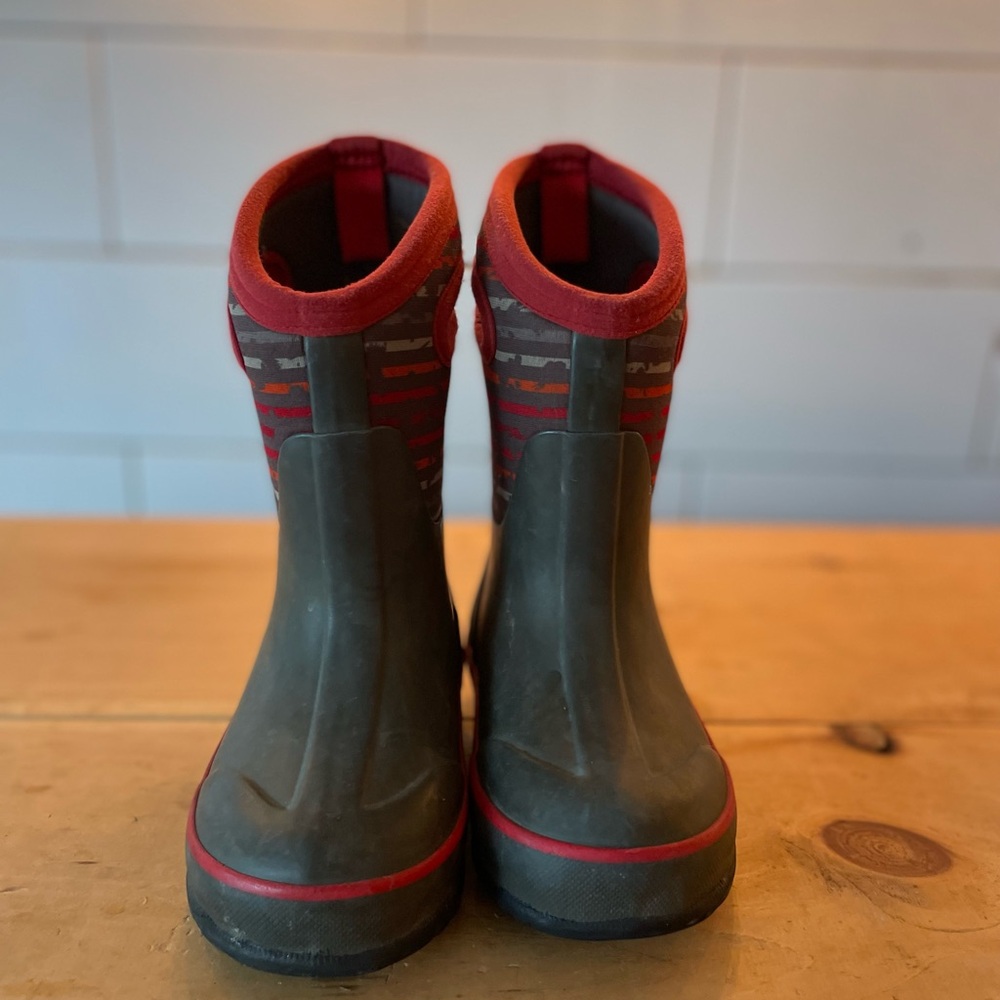 GUC Toddler Size 9 Winter Bogs